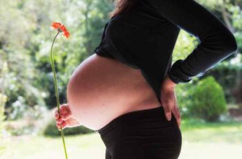 Hamileliğin Her Haftasında Bebeğin Gelişimi ve Anne Vücudunda Yaşanan Değişiklikler Nelerdir?